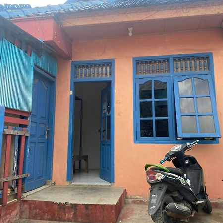 Cempaka Hostel Labuan Bajo Ngoại thất bức ảnh