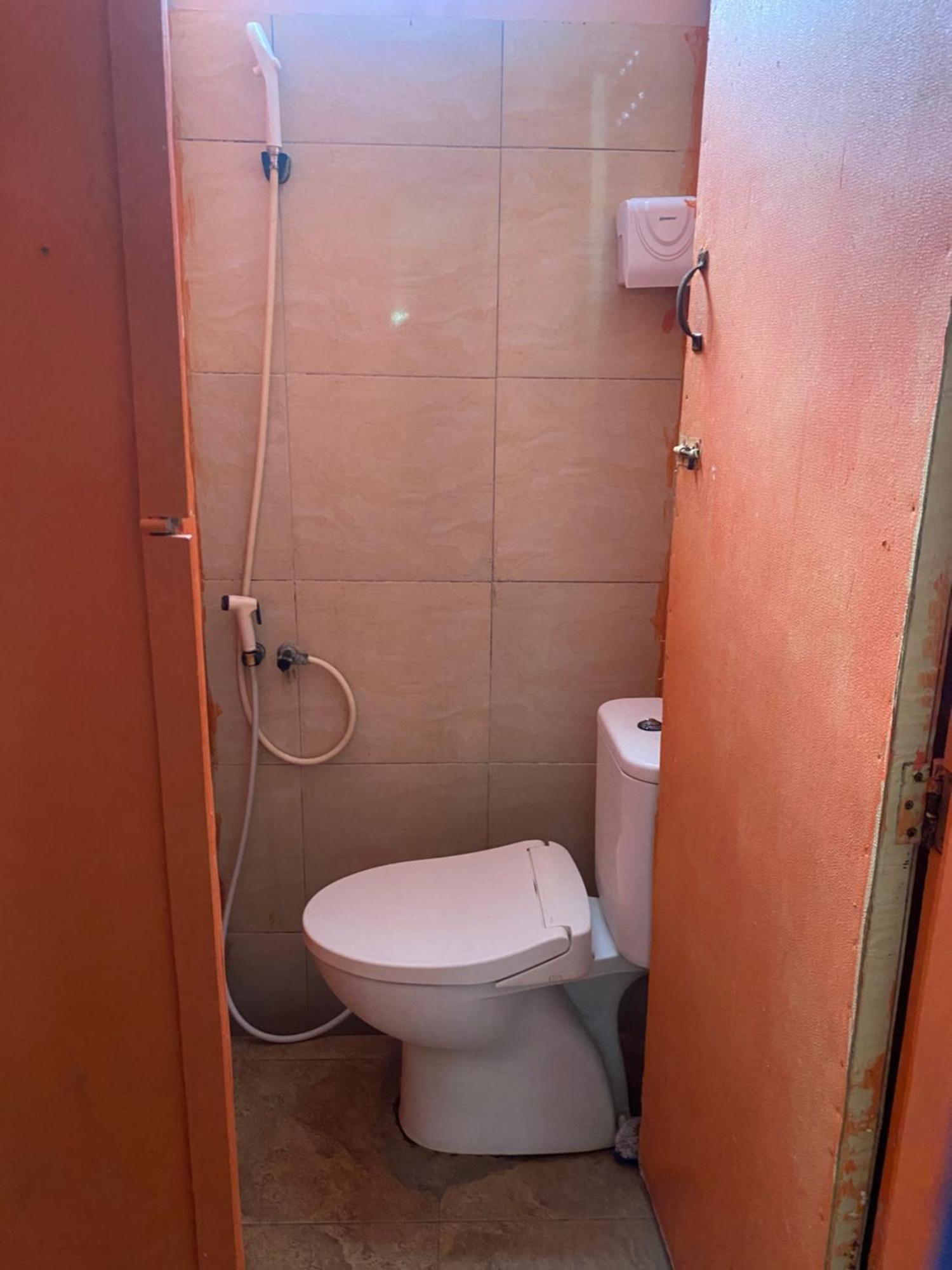 Cempaka Hostel Labuan Bajo Ngoại thất bức ảnh